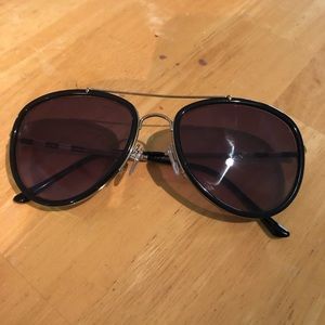 Burberry sunglases